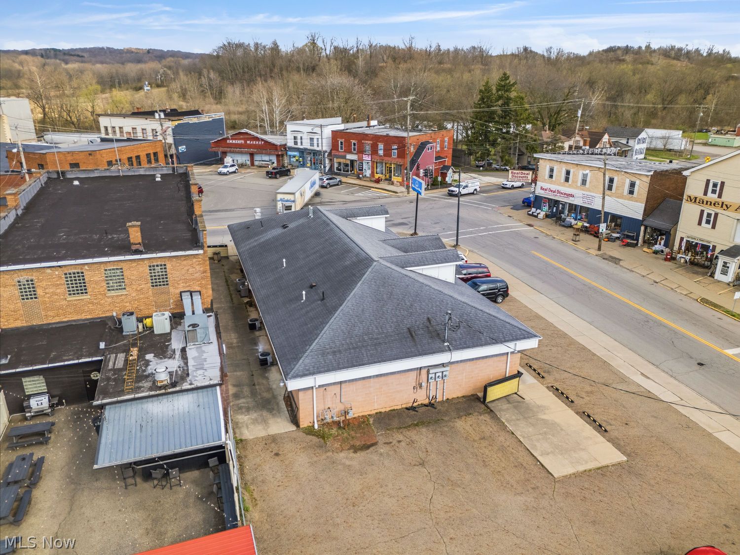 1 S Main Street N Navarre OH 44662