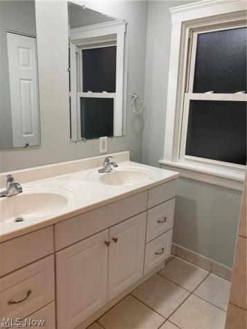 3704 Dawning Avenue Cleveland OH 44109