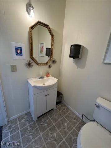 152 E Main Street Barnesville OH 43713