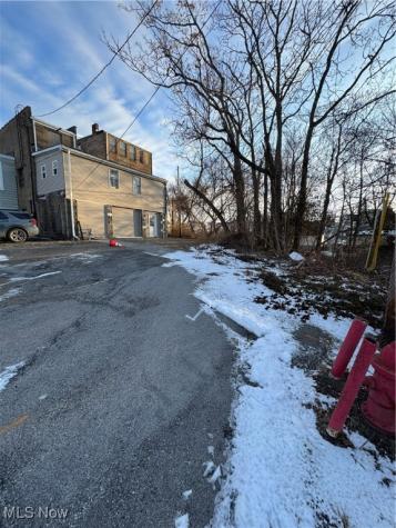 152 E Main Street Barnesville OH 43713