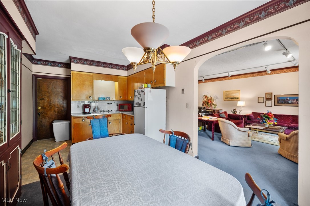 16903 Fischer Road Cleveland OH 44107