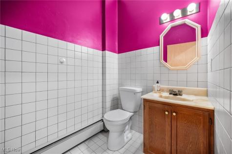 16903 Fischer Road Cleveland OH 44107