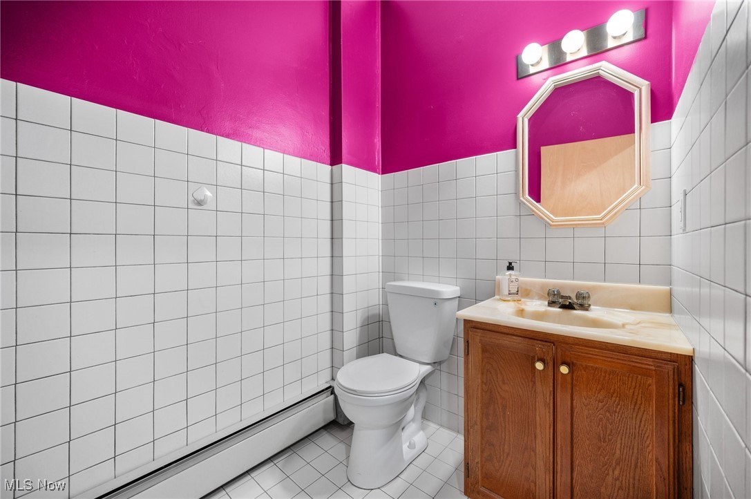 16903 Fischer Road Cleveland OH 44107