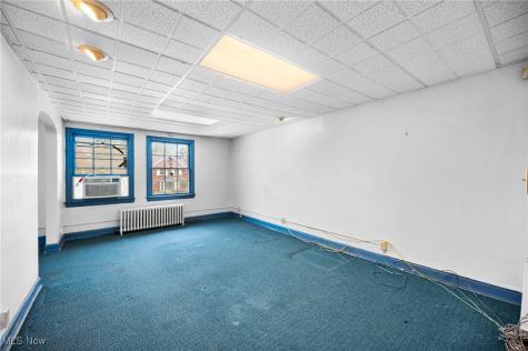 16903 Fischer Road Cleveland OH 44107