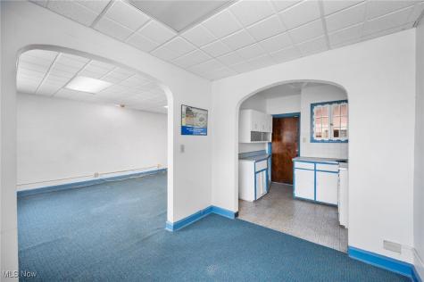 16903 Fischer Road Cleveland OH 44107