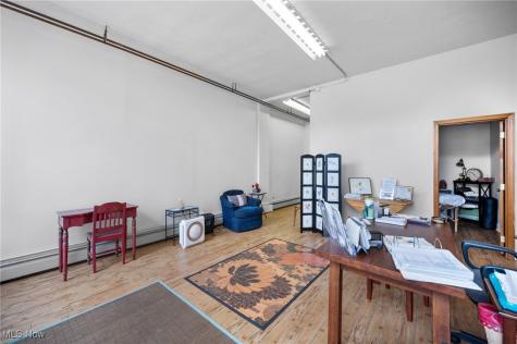 16903 Fischer Road Cleveland OH 44107