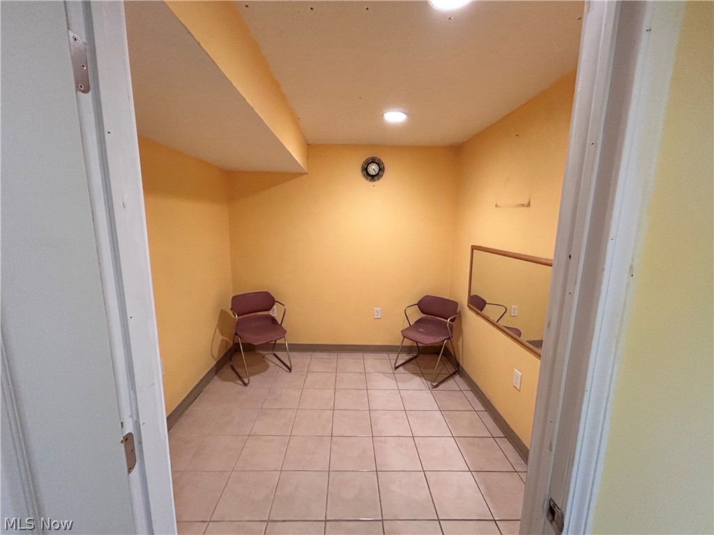 669 E 185th Street E Euclid OH 44119
