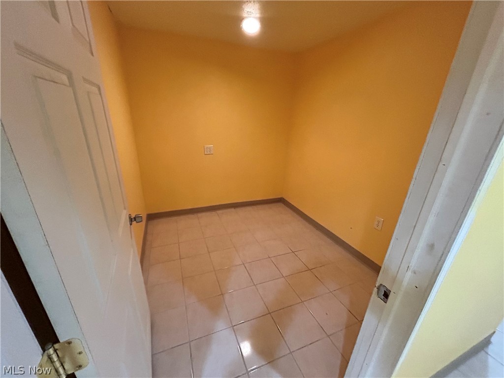 669 E 185th Street E Euclid OH 44119