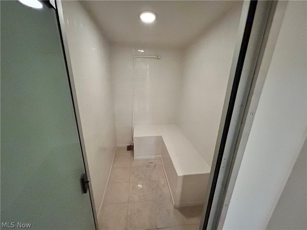 669 E 185th Street E Euclid OH 44119