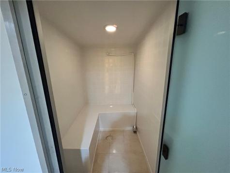 669 E 185th Street E Euclid OH 44119