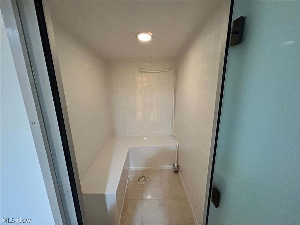 669 E 185th Street E Euclid OH 44119