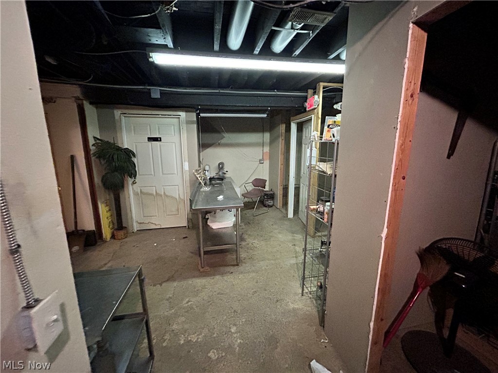 669 E 185th Street E Euclid OH 44119