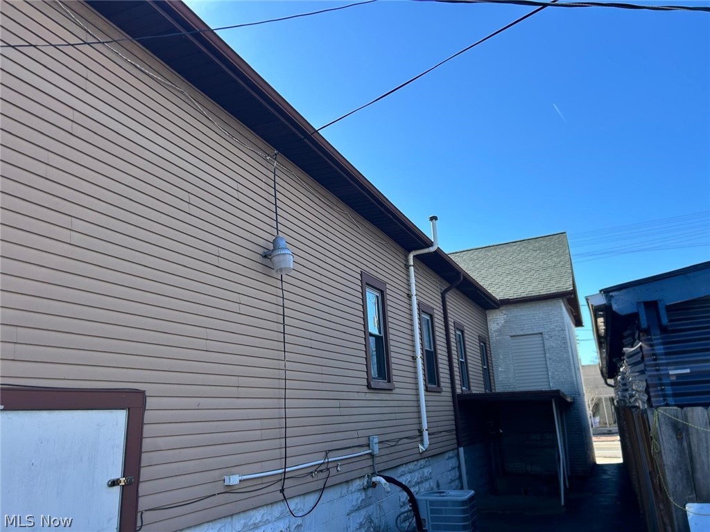 669 E 185th Street E Euclid OH 44119