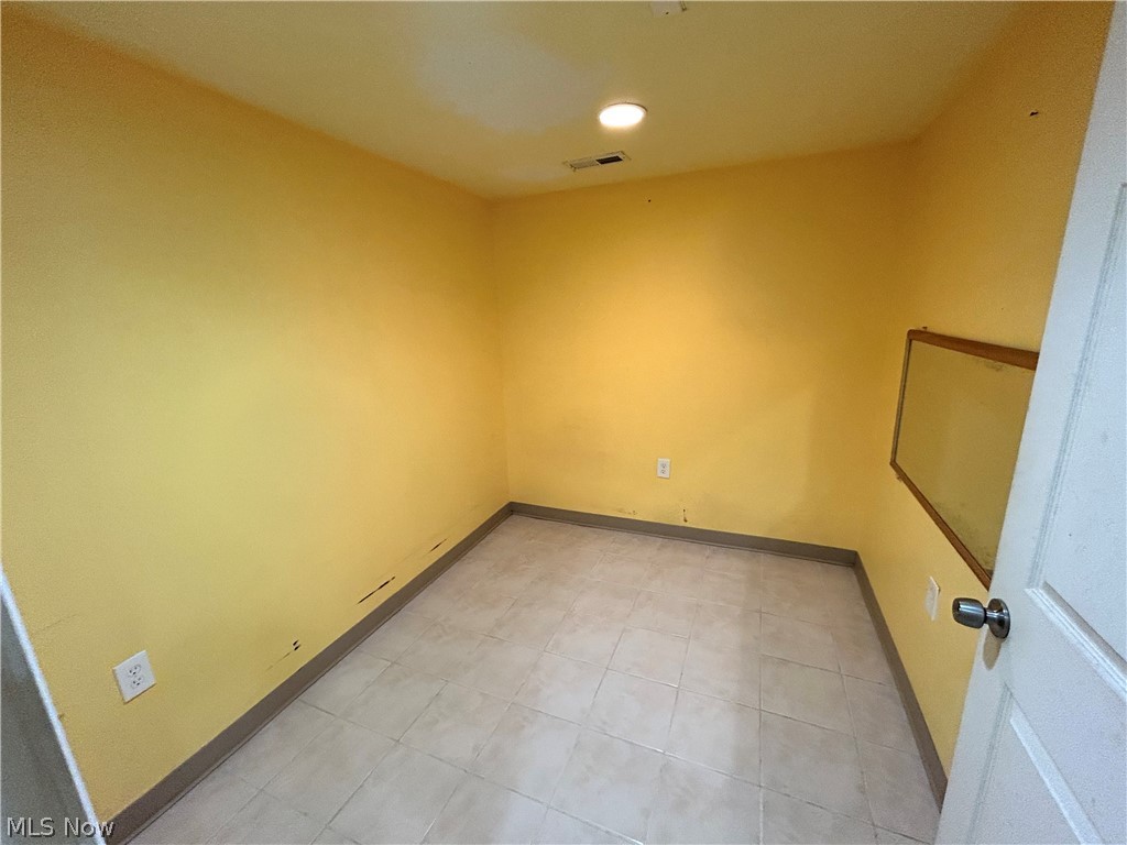 669 E 185th Street E Euclid OH 44119