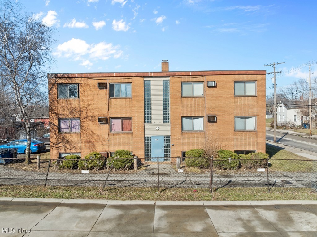 3250 E 49th Street Cleveland OH 44127