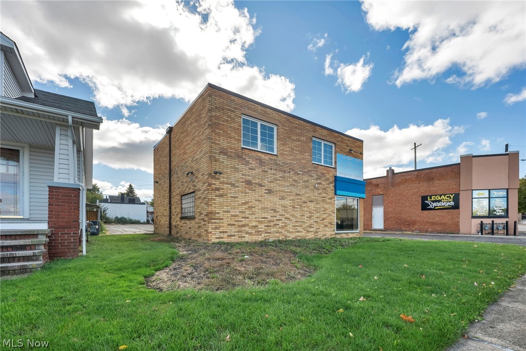 5393 Pearl Avenue Parma OH 44129