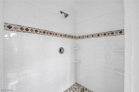 5393 Pearl Avenue Parma OH 44129