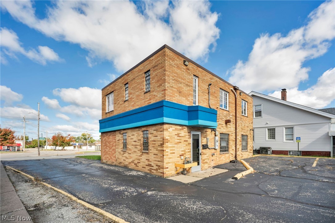 5393 Pearl Avenue Parma OH 44129