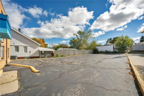 5393 Pearl Avenue Parma OH 44129