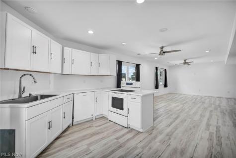 5393 Pearl Avenue Parma OH 44129