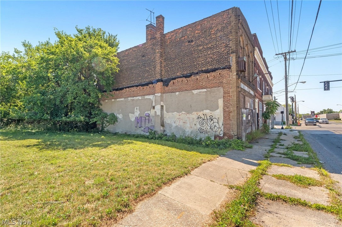 1393-1399 Hayden Avenue East Cleveland OH 44112