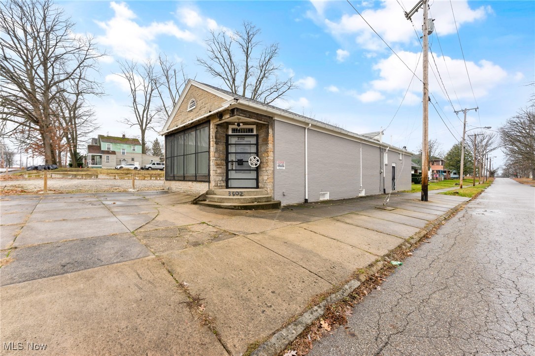 3502 Hillman Street Youngstown OH 44507