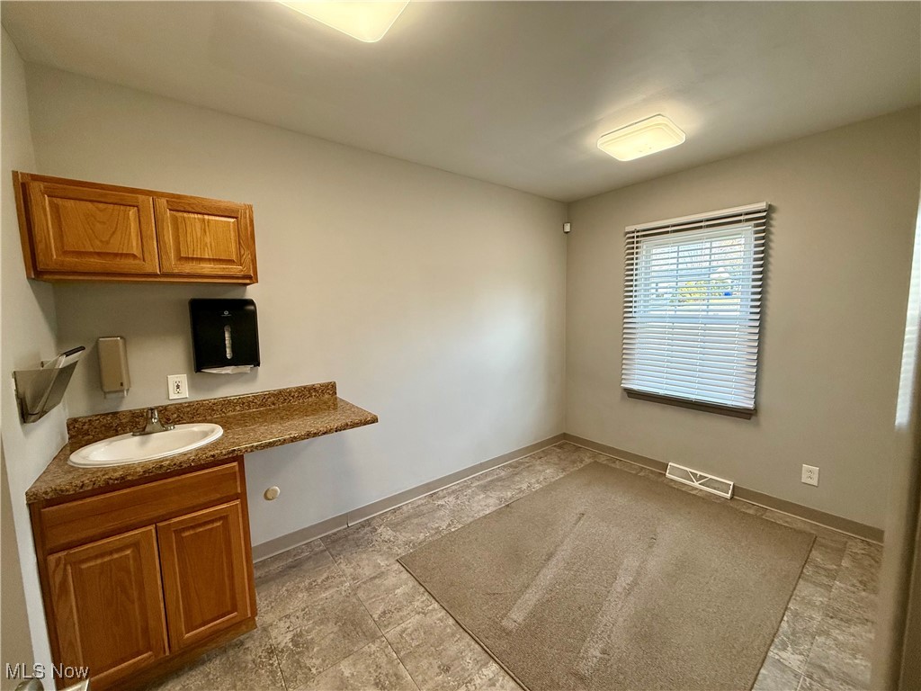 2894 Center Road Poland OH 44514