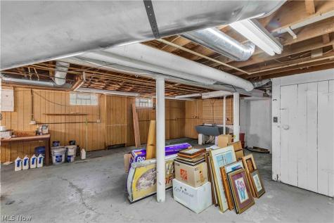 18515 Underwood Avenue Cleveland OH 44119