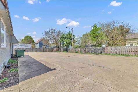 18515 Underwood Avenue Cleveland OH 44119