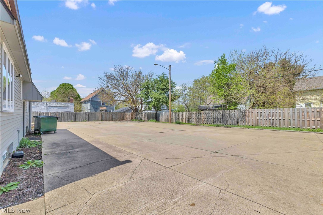 18515 Underwood Avenue Cleveland OH 44119