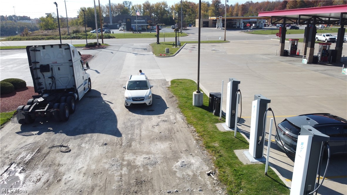 2711-2724 Salt Springs Road Girard OH 44420