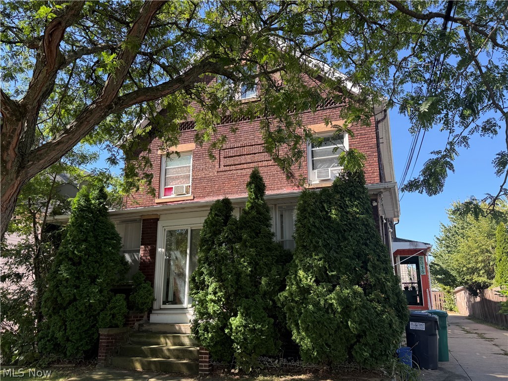 2018 Dowd Avenue Lakewood OH 44107