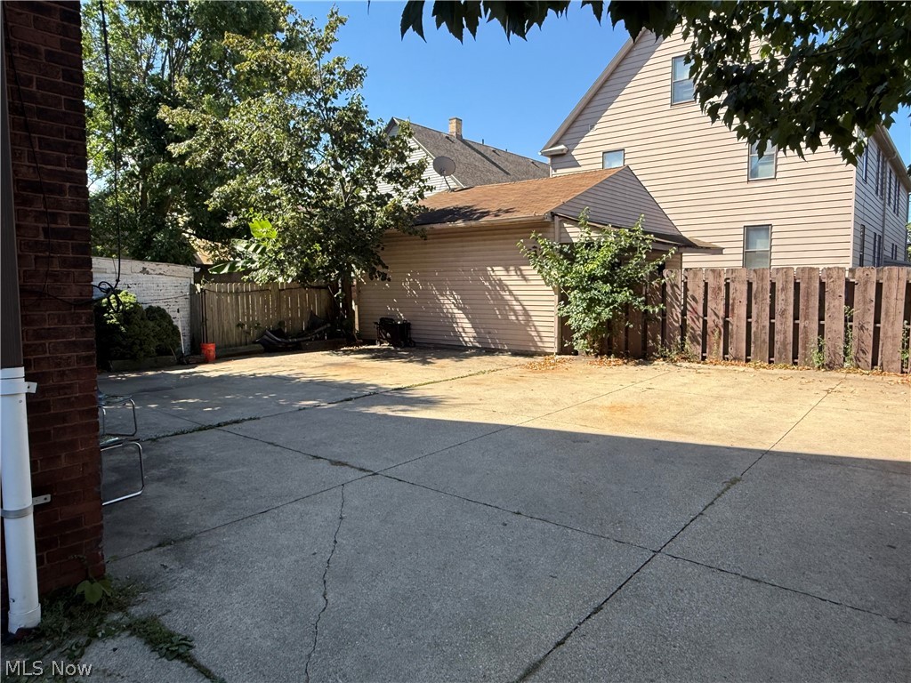 2018 Dowd Avenue Lakewood OH 44107