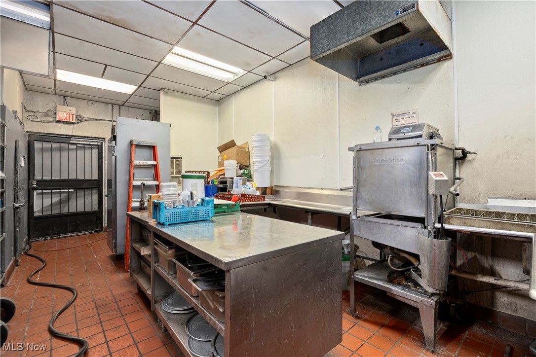 616 Leona Street Elyria OH 44035