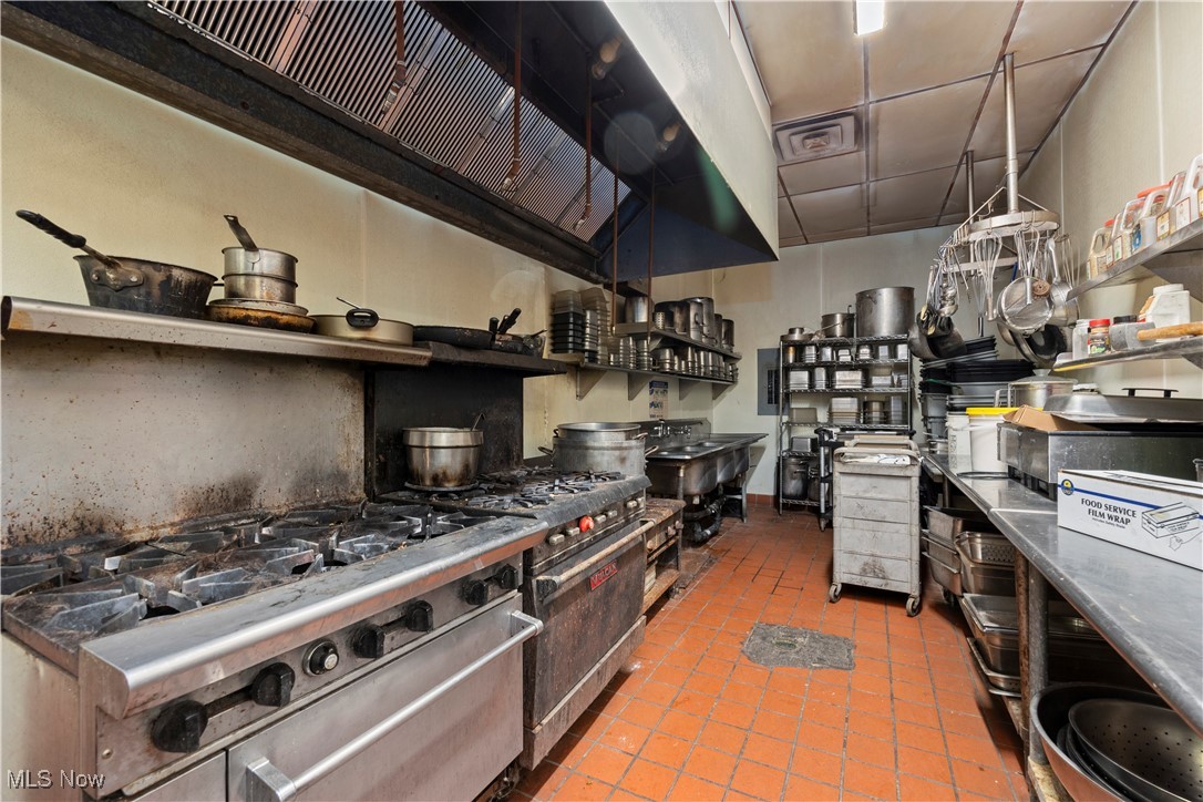 616 Leona Street Elyria OH 44035