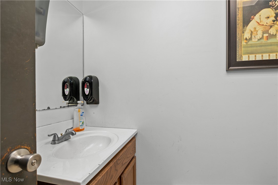 616 Leona Street Elyria OH 44035