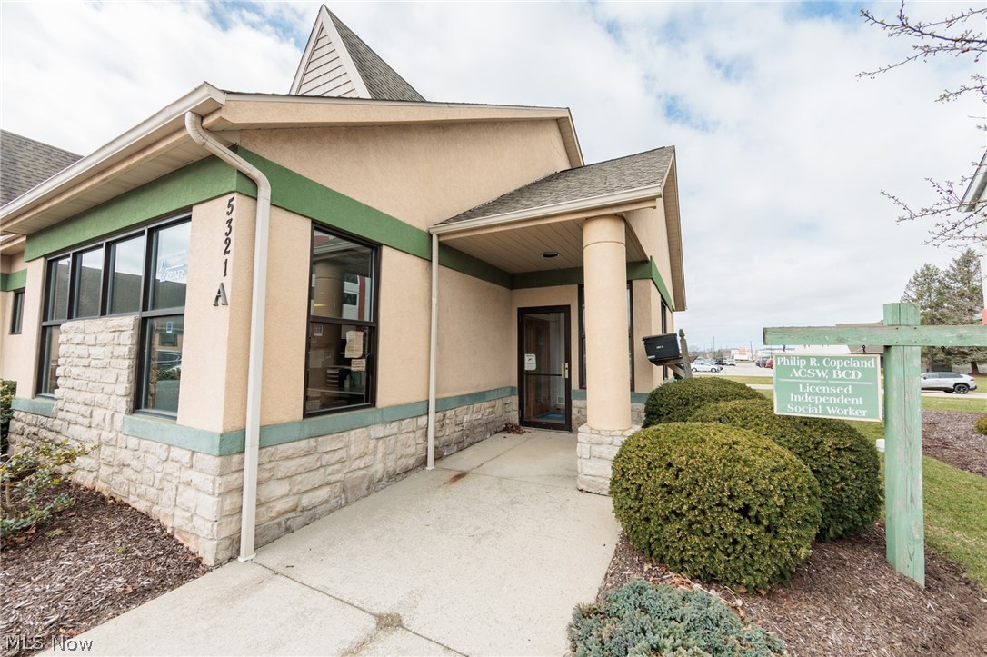 5321 Meadow Lane Court Sheffield Village OH 44035