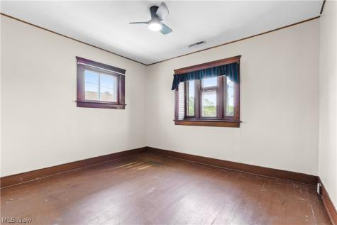 15522 Madison Avenue Lakewood OH 44107