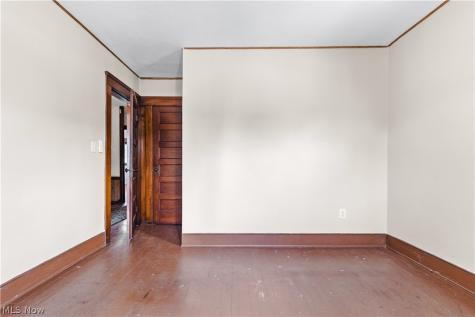 15522 Madison Avenue Lakewood OH 44107