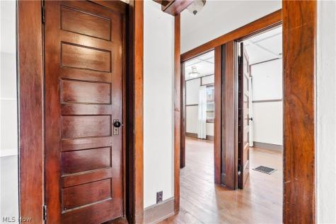 15522 Madison Avenue Lakewood OH 44107
