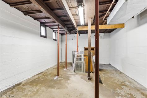 15522 Madison Avenue Lakewood OH 44107