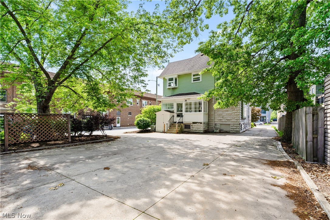 15522 Madison Avenue Lakewood OH 44107