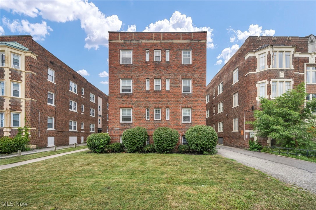 2932 S Moreland Boulevard Cleveland OH 44120