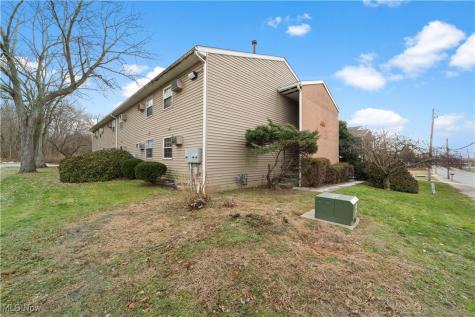 1757 S Arlington Street Akron OH 44306