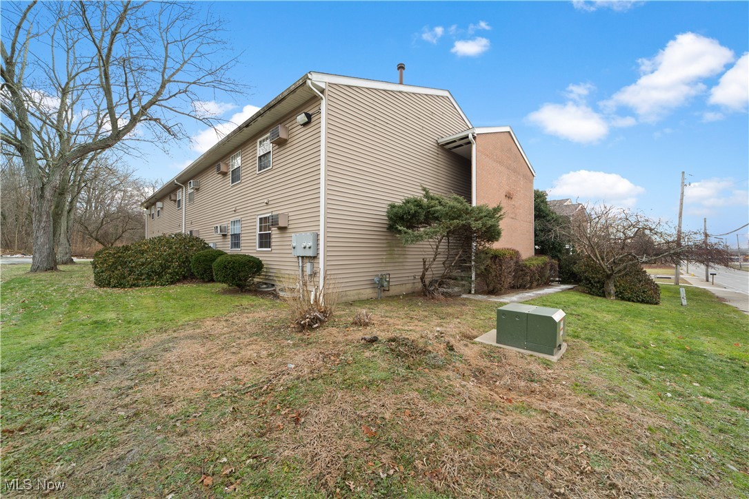 1757 S Arlington Street Akron OH 44306