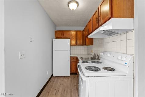 1757 S Arlington Street Akron OH 44306