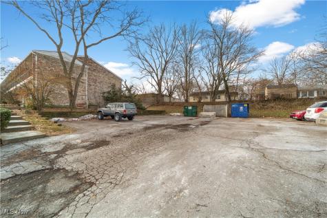 1757 S Arlington Street Akron OH 44306