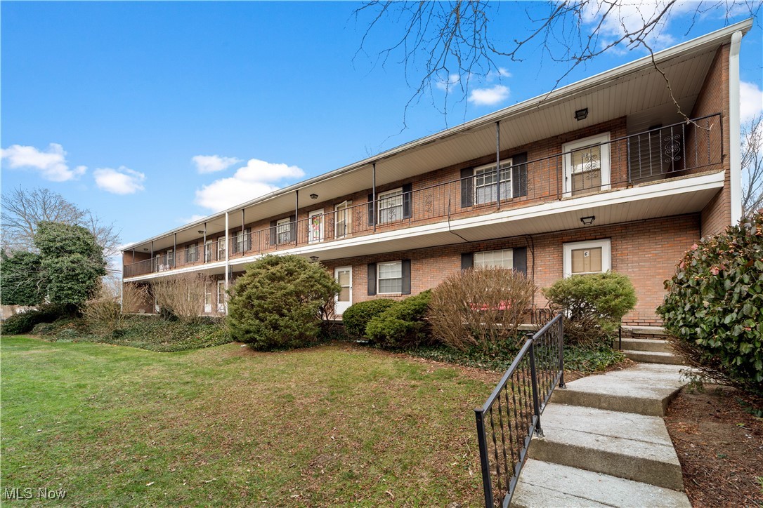 1757 S Arlington Street Akron OH 44306