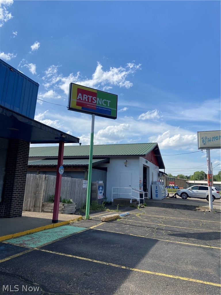 304 S College Street Newcomerstown OH 43832