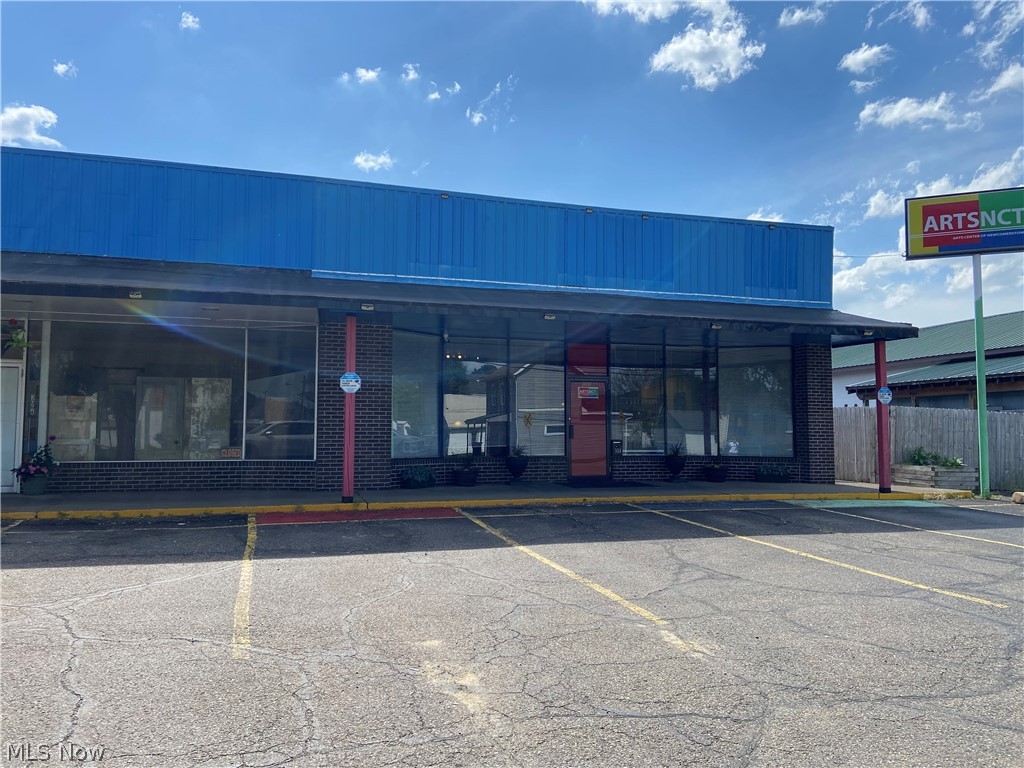 304 S College Street Newcomerstown OH 43832